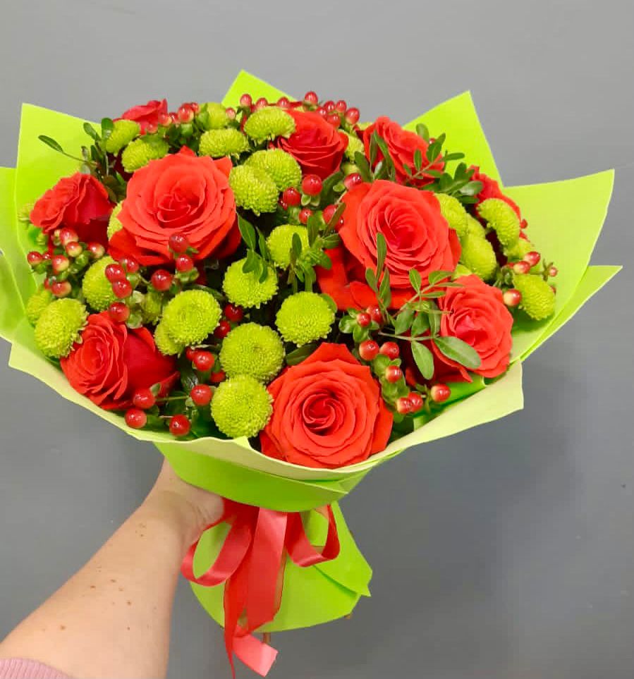 Букет цветов из: Хризантемы и Розы в Парауле