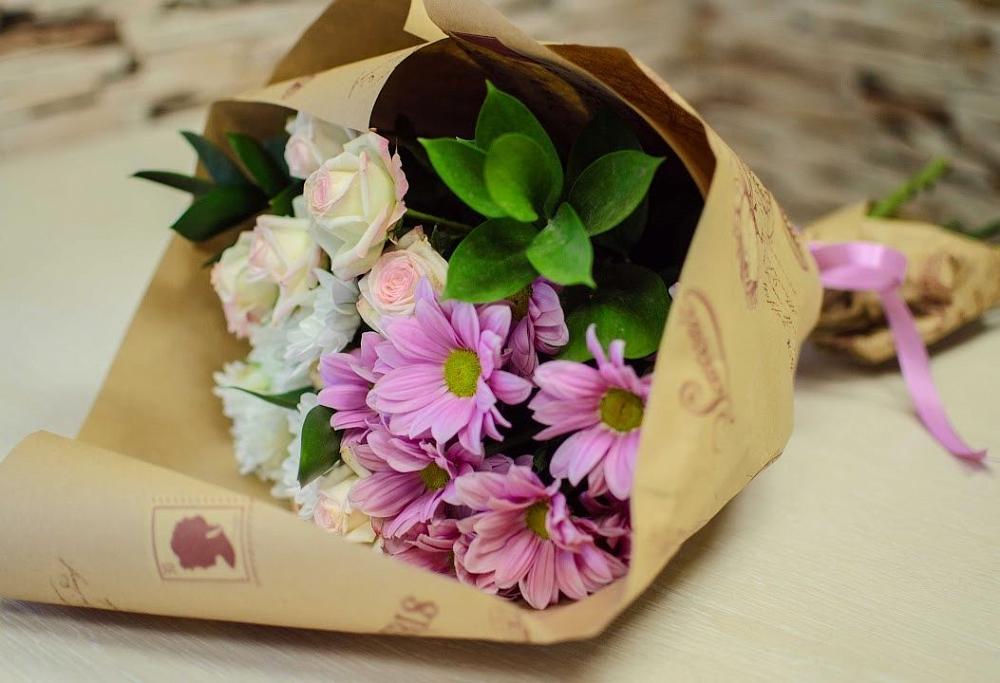 Букет цветов из: Розы и Хризантемы в Парауле