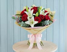Букет цветов из:  Лилии и Розы в Парауле