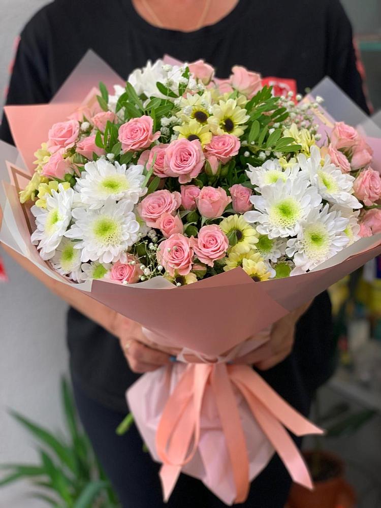 Букет цветов из: Розы и Хризантемы в Парауле