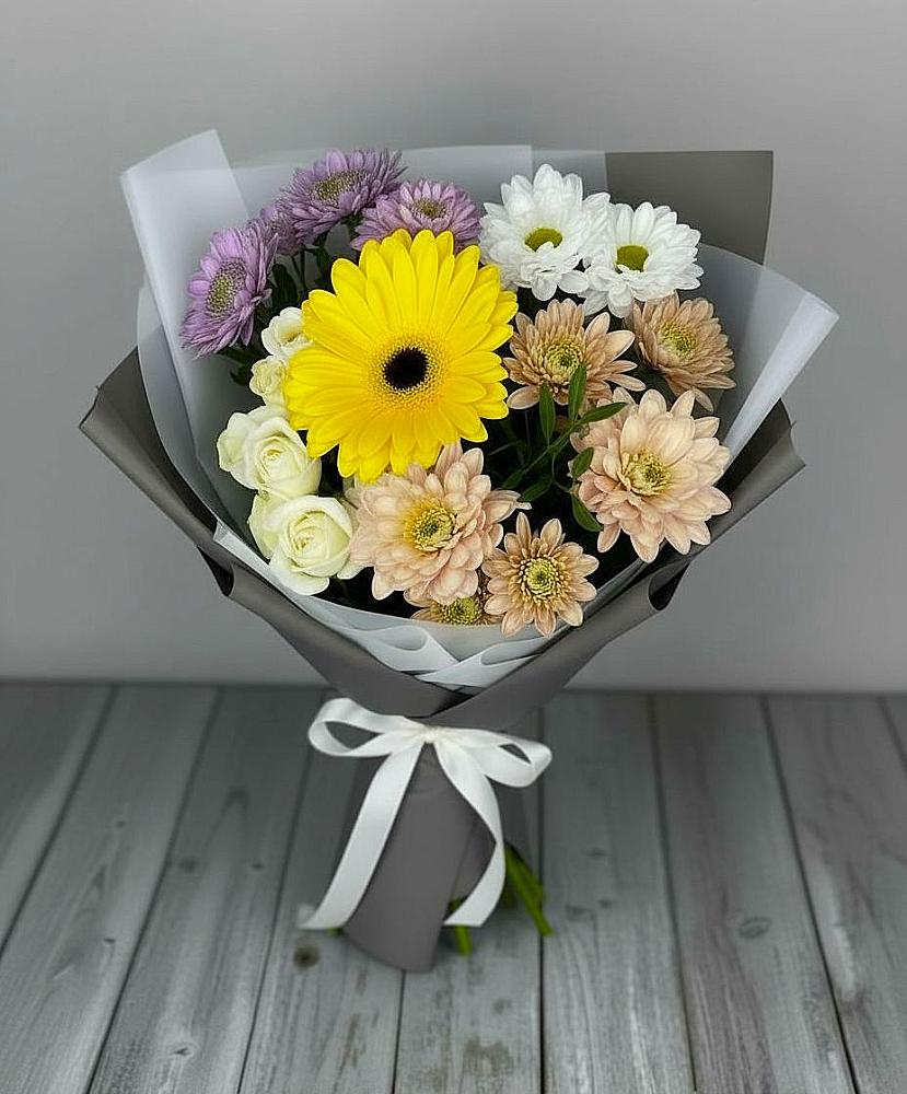 Букет цветов из: Розы, Герберы и Хризантемы в Парауле
