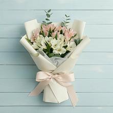 Букет цветов из:  Альстромерии в Парауле