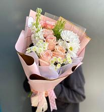 Букет цветов из:  Хризантемы и Розы в Парауле