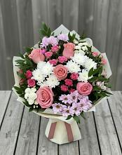 Букет цветов из:  Альстромерии, Гвоздики, Розы и Хризантемы в Парауле