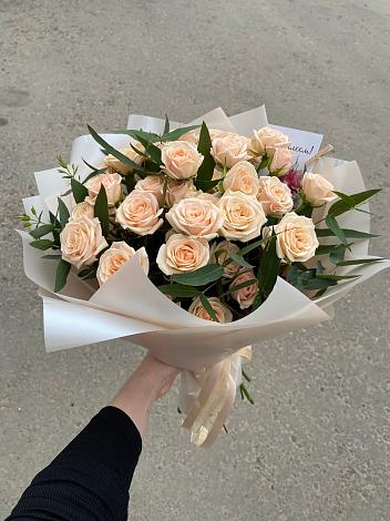 Букет Кремовые розы Латте в Парауле