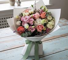 Букет цветов из:  Розы, Лизиантусы и Гвоздики в Парауле