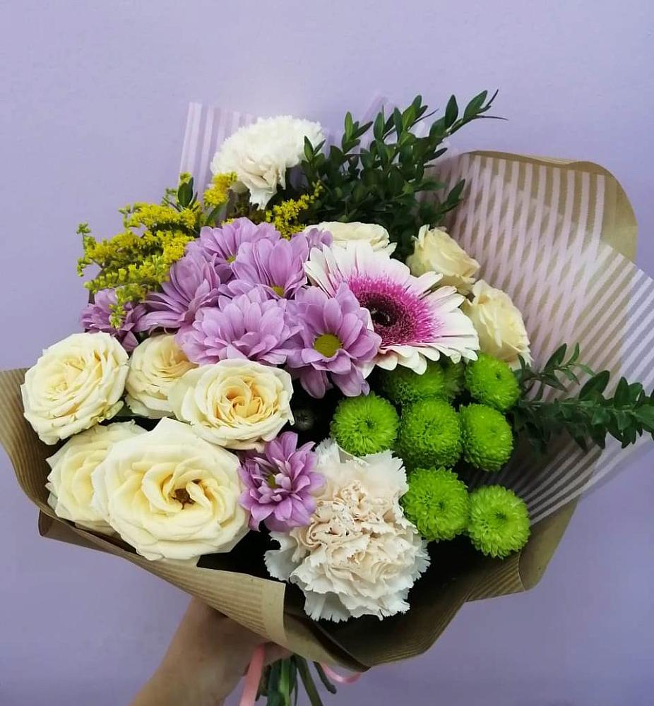 Букет цветов из: Хризантемы, Розы, Гвоздики и Герберы в Парауле