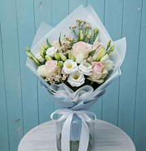 Букет цветов из:  Розы и Лизиантусы в Парауле