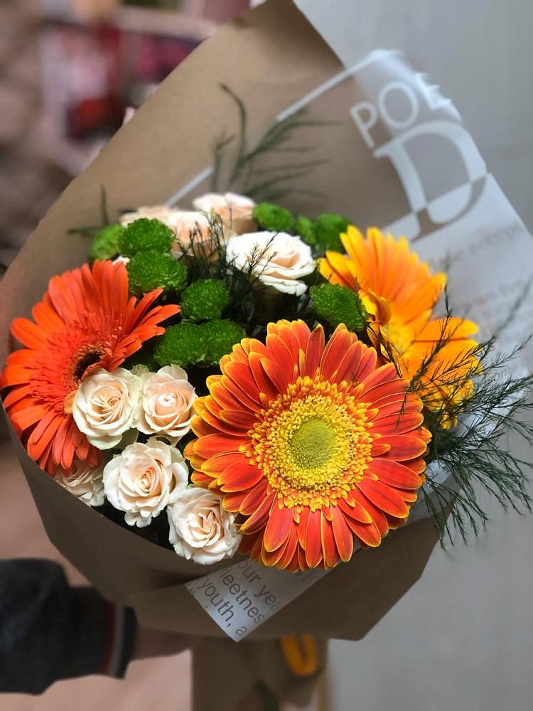 Букет цветов из: Герберы, Хризантемы и Розы в Парауле