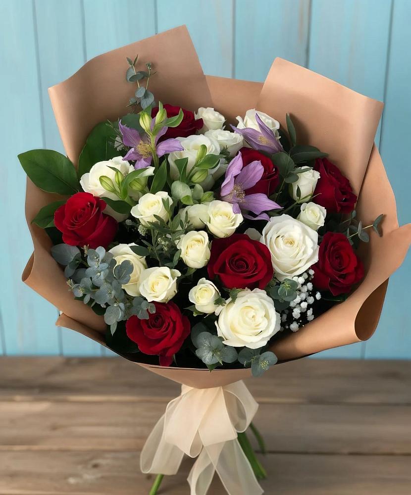 Букет цветов из: Розы и Альстромерии в Парауле