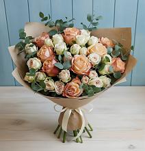 Букет цветов из:  Альстромерии и Розы в Парауле