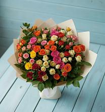 Букет Микс из разноцветных кустовых роз в Парауле