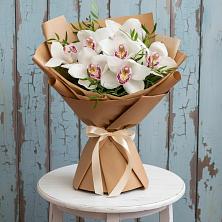 Букет цветов из:  Орхидеи и Розы в Парауле