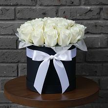 Цветочная композиция из Розы в шляпной коробке в Парауле