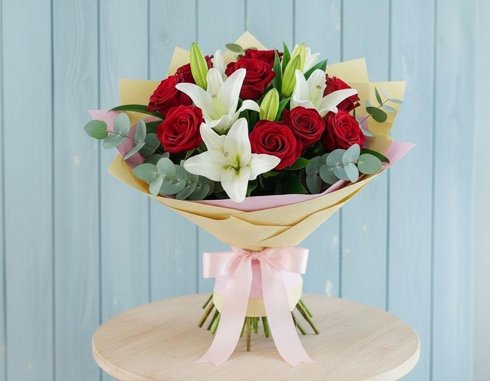 Букет цветов из: Лилии и Розы в Парауле